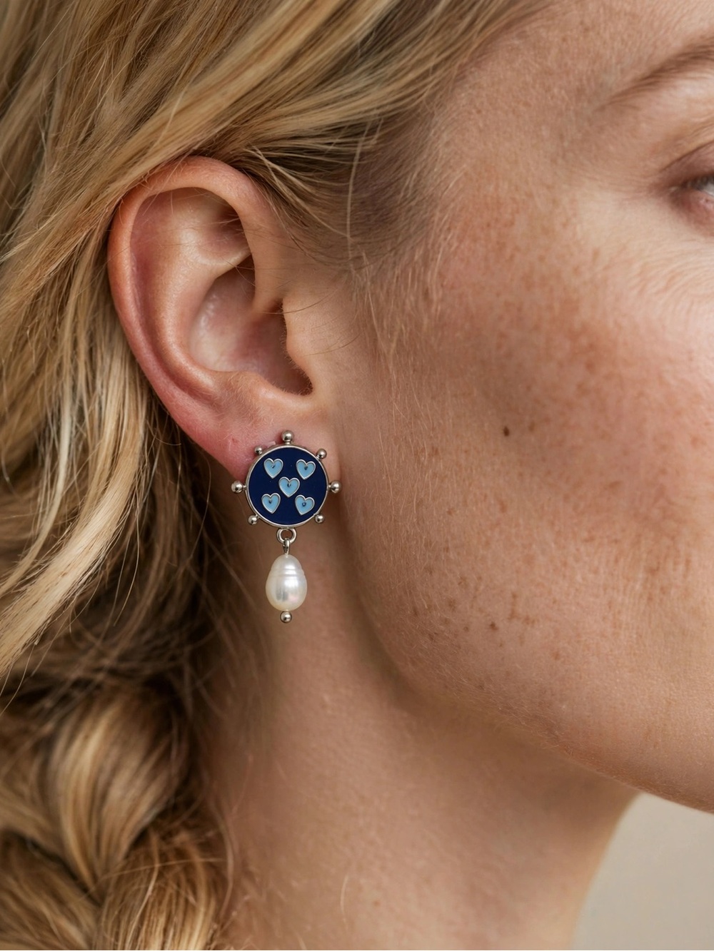 New Amimi Navy Blue Enamel Hearts Stud Earrings Freshwater Pearl Drops S925 E152